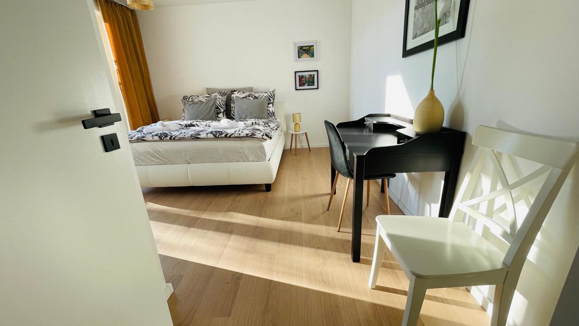 House Flow, 3 Room, Free 2 Parking Братислава