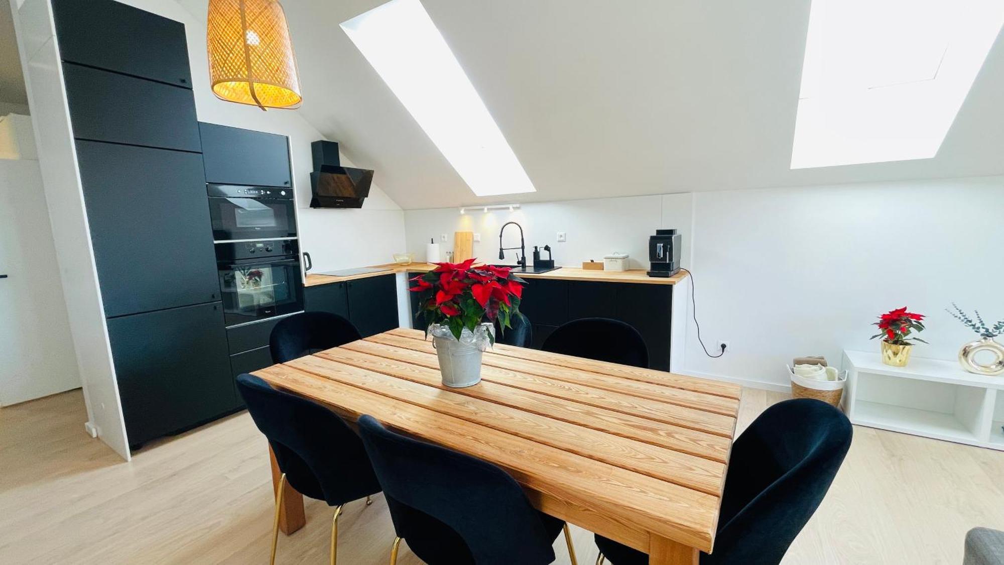 House Flow, 3 Room, Free 2 Parking
