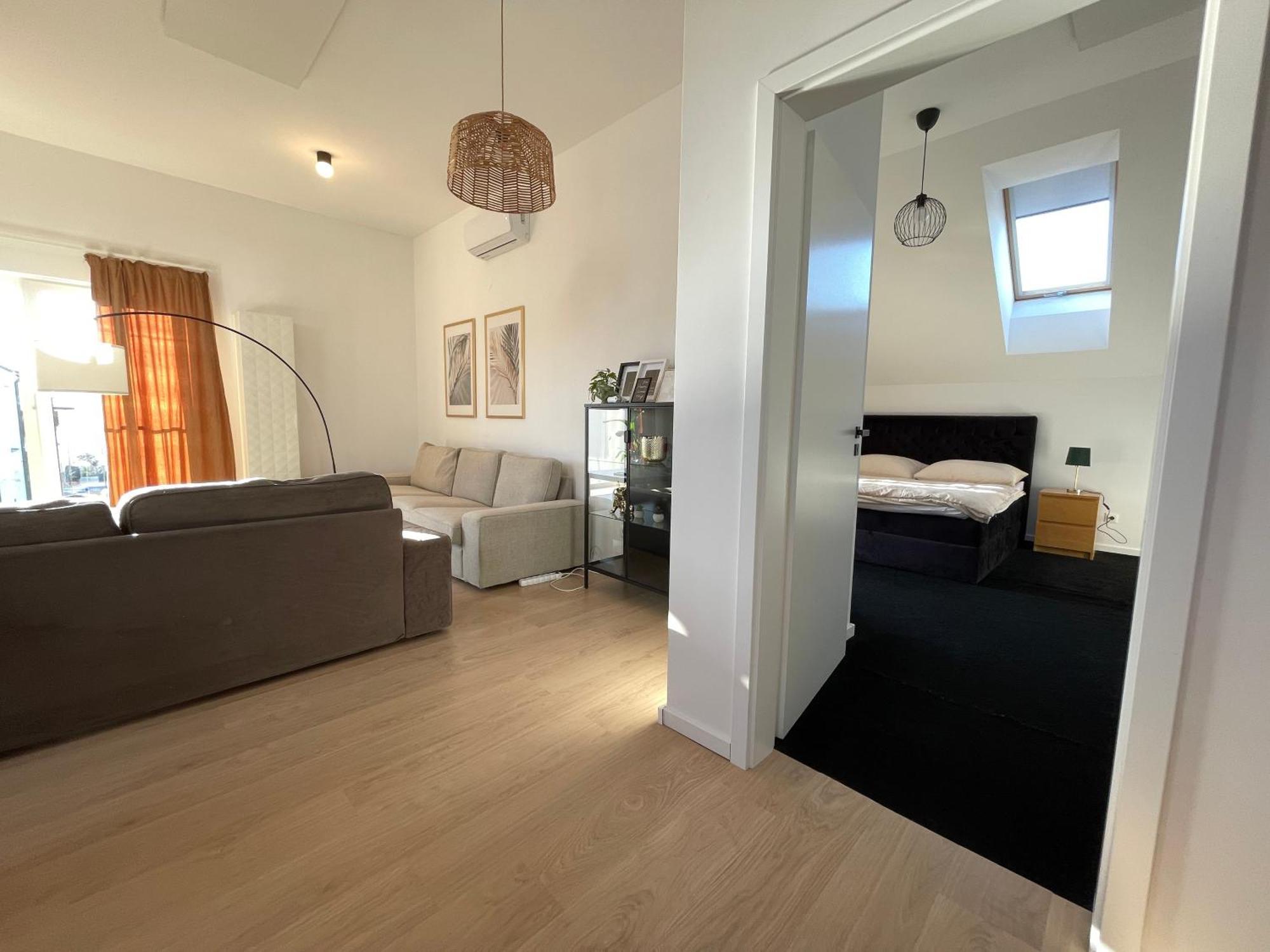 House Flow, 3 Room, Free 2 Parking Апартаменти