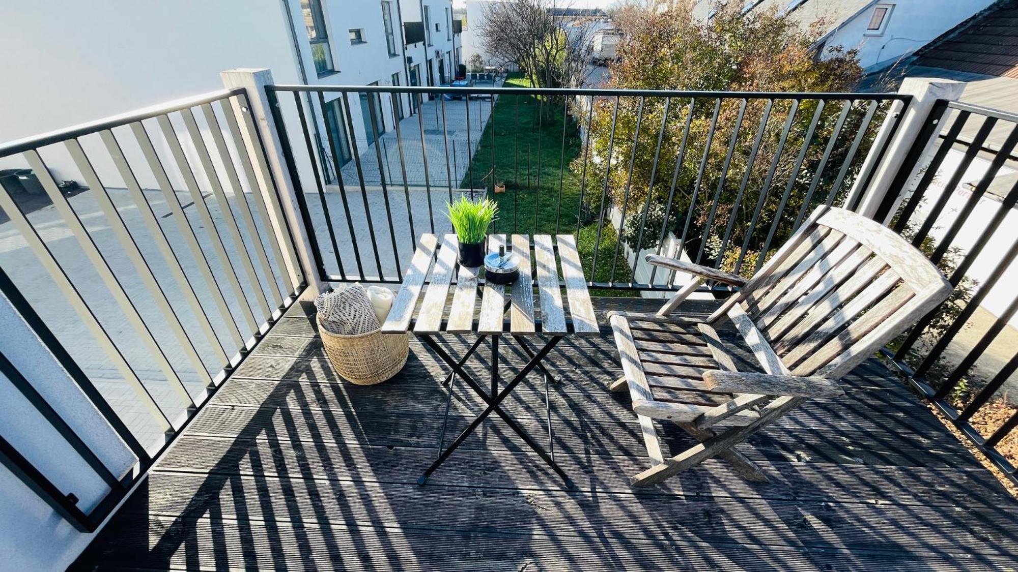 House Flow, 3 Room, Free 2 Parking Братислава
