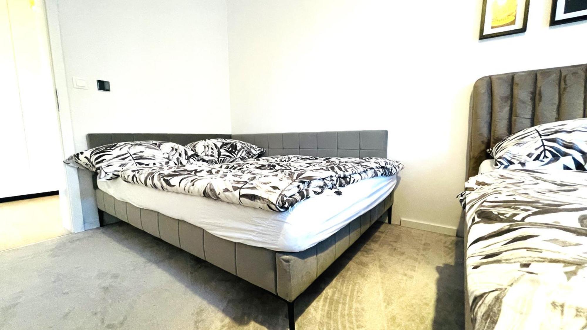 Апартаменти House Flow, 3 Room, Free 2 Parking Братислава