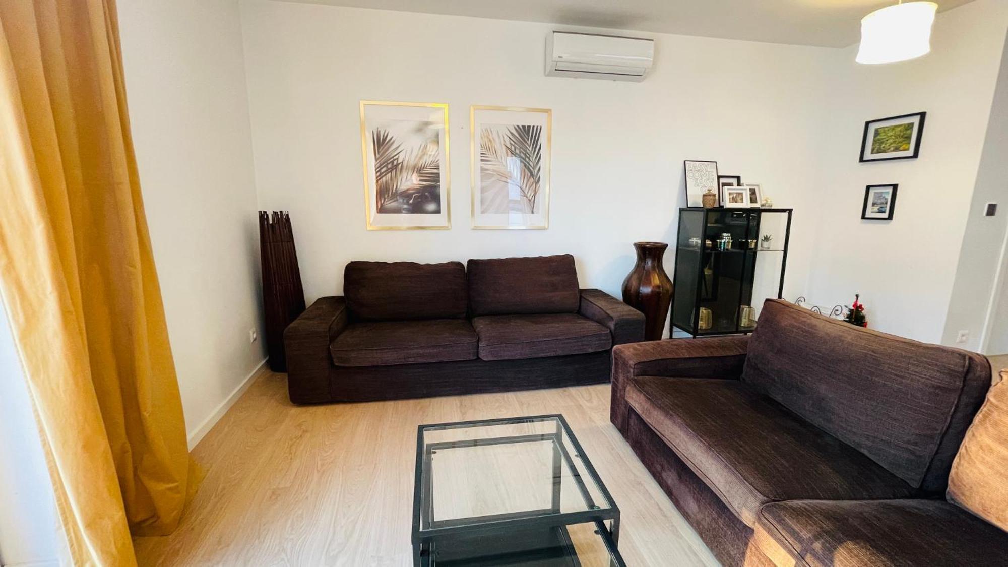 House Flow, 3 Room, Free 2 Parking *